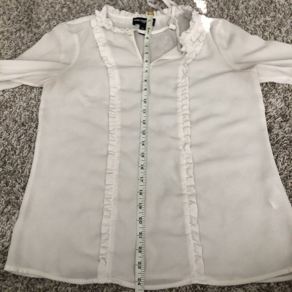 Karl Lagerfeld White 3/4 Bell Sleeve Ruffle Tie Neck Blouse Top Women's Sz XS - Picture 8 of 9